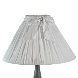 Cappello lampada bianco con fiocco cm38x22